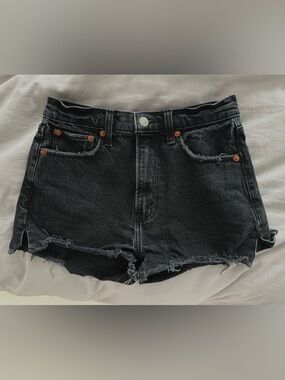 Abercrombie & Fitch Black the mom short high rise
